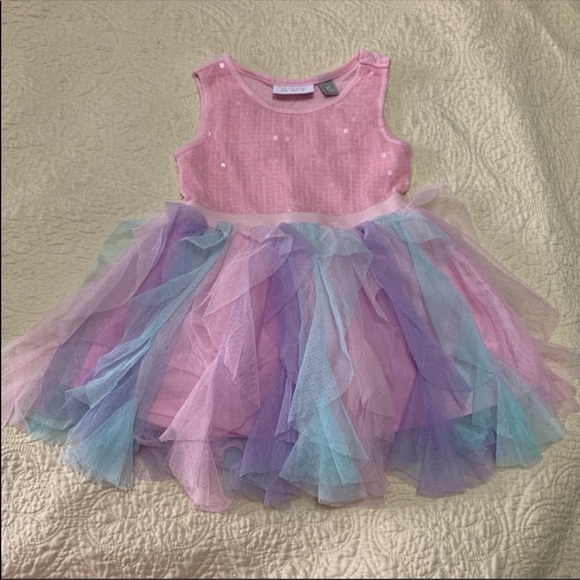 The children place dress